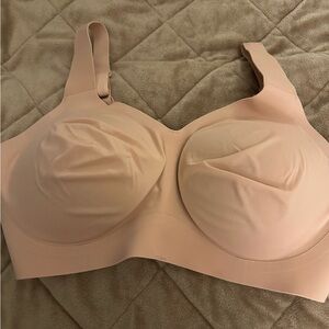 Seamless Nude Bra by Evelyn and Bobbie. 4 hook closer, This bra was worn once.